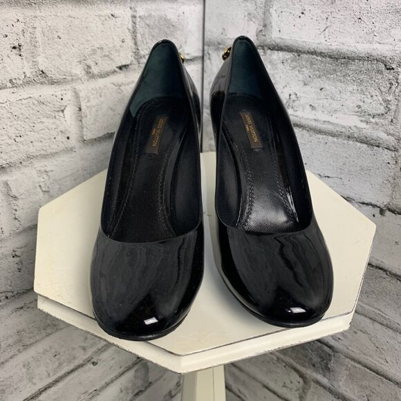 Louis Vuitton Pumps Black Patent Leather Lock It Round Toe Oh Really Heels - Picture 3 of 11
